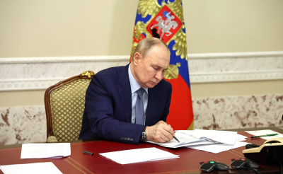 Путин: Дефицит консолидированного бюджета РФ составляет 160 млрд рублей