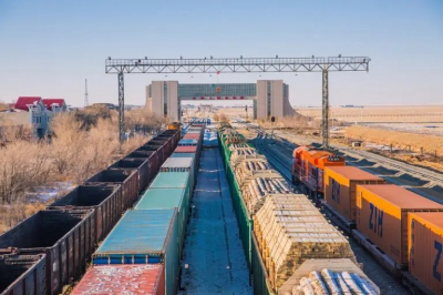 В январе-мае этого года объем товарооборота через КПП Эрэн-Хото достиг 8,483 млн тонн