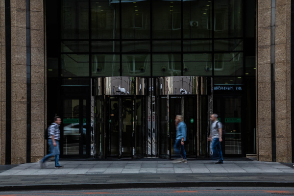 РИАН: Продолжительность рабочего дня в России в 2025 году снизилась на 0,3%