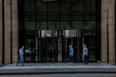 РИАН: Продолжительность рабочего дня в России в 2025 году снизилась на 0,3%