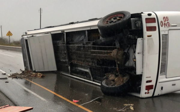 В Актюбинской области перевернулся автобус: есть погибшие