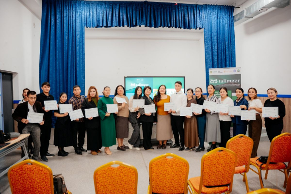 В Актау прошел тренинг для педагогов по применению ИИ в образовании