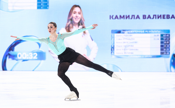 Валиева осталась без медали на первом турнире после дисквалификации