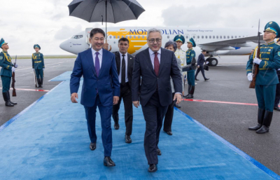 Президент Монголии прилетел в Астану