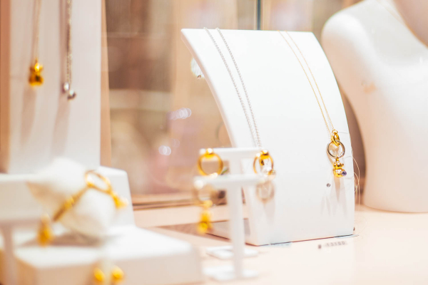 В Узбекистане женщина пыталась пронести в половых органах ювелирные украшения