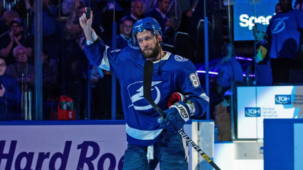 Силовой прием Кучерова спровоцировал массовую драку в матче плей-офф НХЛ