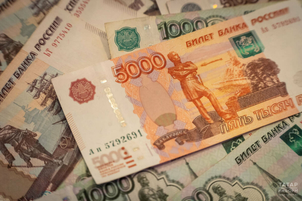 В Татарстане выплату за рождение тройни могут увеличить до 100 тыс. рублей