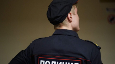 В Казани полицейские задержали курьера мошенников, который забрал у дедушки почти 200 тысяч рублей 11/03/2026 &ndash;