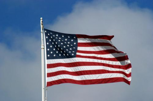 Контакты России и США продолжаются, но идут непросто, заявил посол Дарчиев