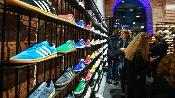Росаккредитация опровергла запрет параллельного импорта Adidas в Россию