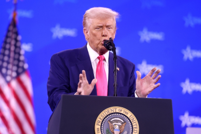 &laquo;Заставят капитулировать&raquo;: в Штатах возмутились матерным обращением Трампа к Ирану