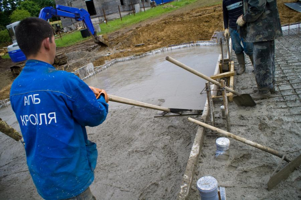 В Приморском крае больше строят: спрос на временных специалистов и спецтехнику продолжает расти