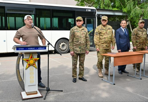Воинские сборы: певец Ибрагим Ескендір и силач Тимур Спатаев надели военную форму