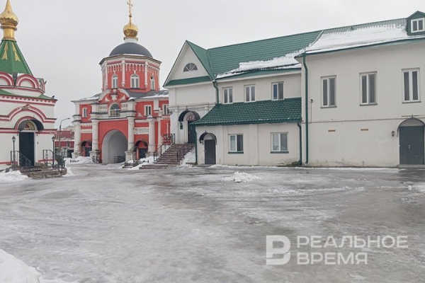 Татарстанцев предупредили о гололедице на дорогах