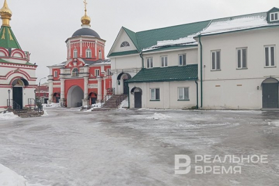 Татарстанцев предупредили о гололедице на дорогах