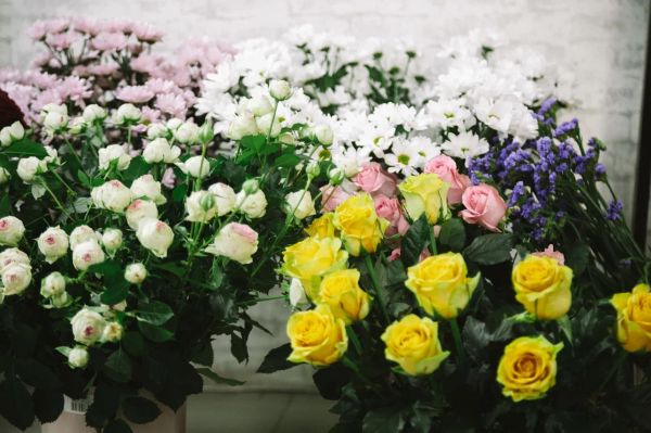 &laquo;Авито&raquo;: розы и тюльпаны стали самыми популярными цветами к 14 февраля