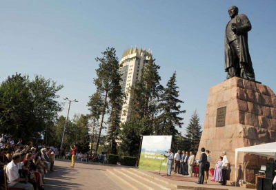 Страна отмечает 180-летие великого Абая