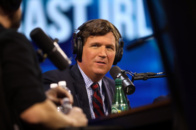 Карлсон назвал Израиль уродливой страной, бомбящей прекрасный Ближний Восток