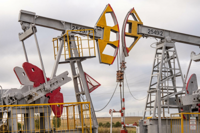 Цена на&nbsp;нефть Brent превысила $108 за&nbsp;баррель после ударов по&nbsp;энергетике Ирана