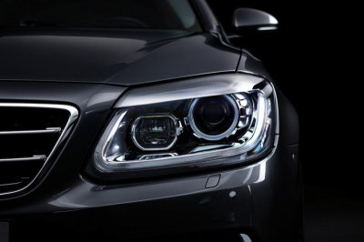 Поставлял чиновникам и госкомпаниям РФ: немецкого дилера посадили за незаконный экспорт люксовых авто