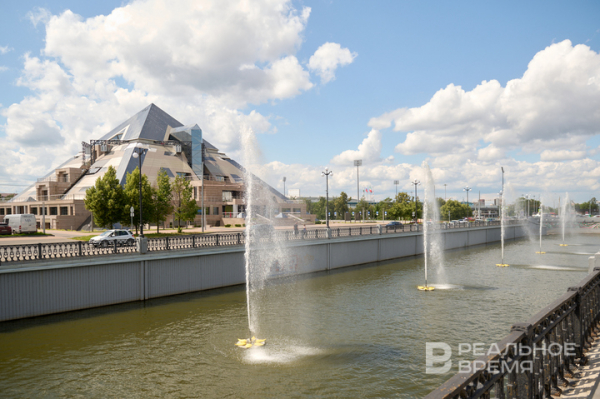 В Казани запустили первый фонтан на набережной Казанки