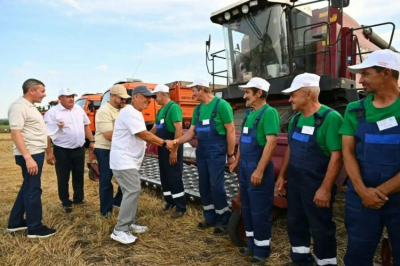 Минниханов оценил ход уборки урожая в Татарстане и поблагодарил аграриев