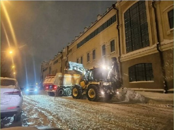 Казанцев предупредили о ночной уборке снега на муниципальных стоянках