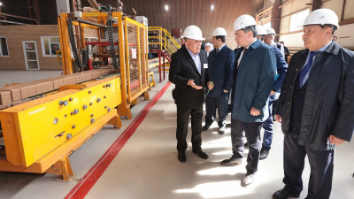 Олжас Бектенов посетил ряд системообразующих промышленных предприятий Акмолинской области