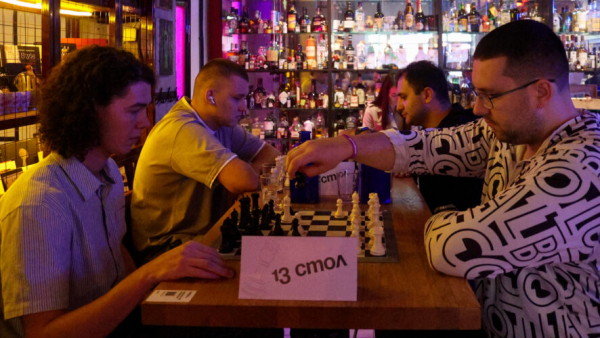 &laquo;Пить станет очень невыгодно&raquo;: алкогольный рынок РТ просел почти на 10% и продолжит падать 01/03/2026 &ndash; Статьи Продажи алкоголя в Татарстане упали на 9% &mdash; рейтинг районов и прогнозы экспертов