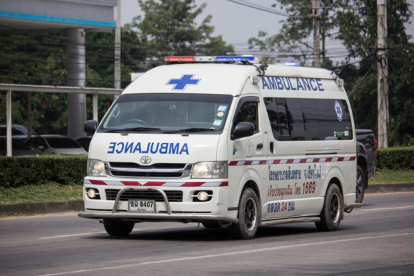 В Таиланде перевернулся автобус с полусотней пассажиров