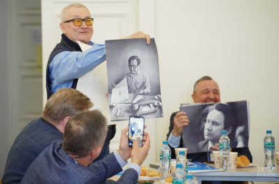 &laquo;Объединяющая личность&raquo;: в Казани почтили память основателя журфака КГУ Флорида Агзамова