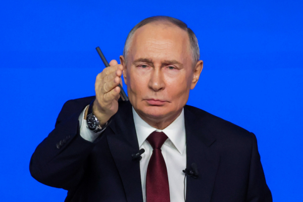 Путин поручил повысить квалификацию педагогов в сфере IТ и ИИ