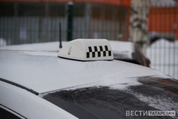 В Госдуме предложил установить потолок цен на такси