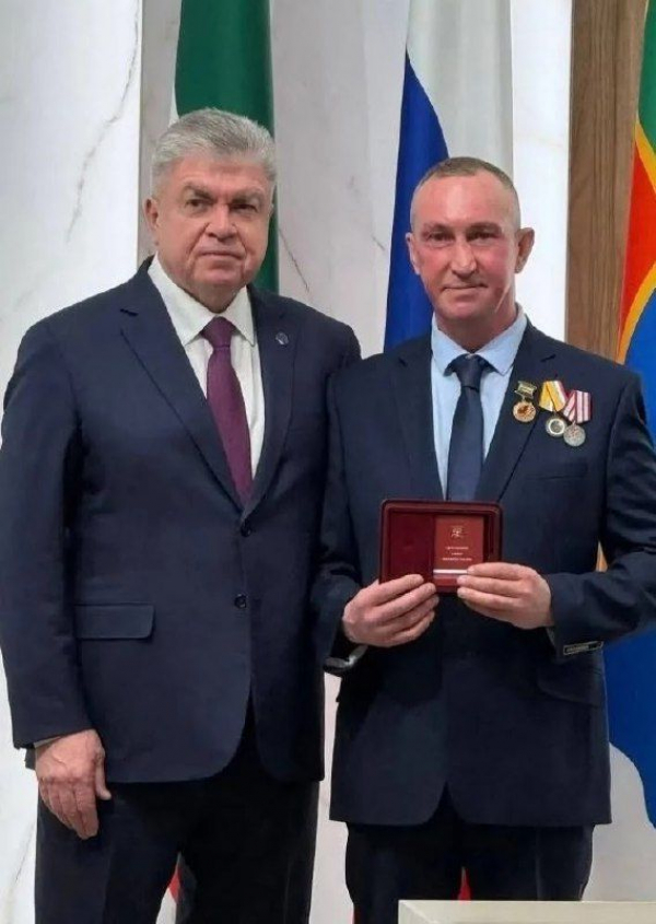 Больше 30 поездок на СВО: камазовец получил медаль &laquo;Волонтеру России&raquo;