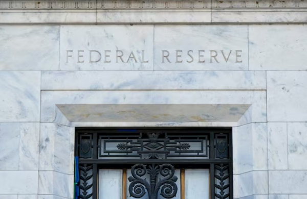 Рынок акций США ищет баланс перед ключевыми макроданными