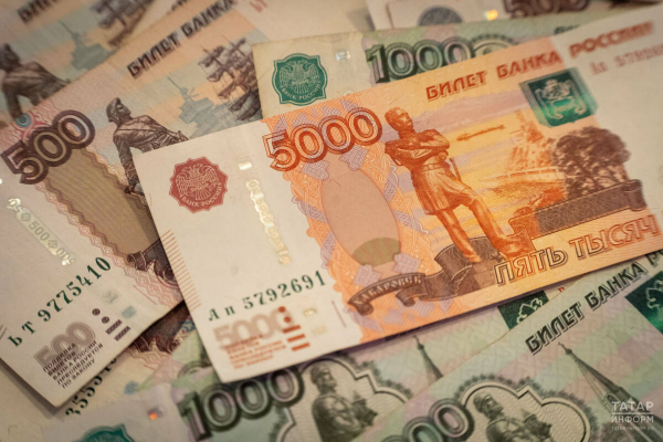 Эксперт рассказал, в каких сферах россияне могут зарабатывать 100 тыс. без образования