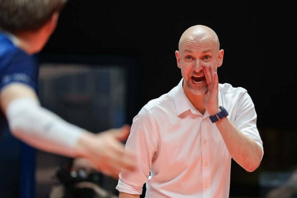 Наставник &laquo;Зенита&raquo; Вербов: &laquo;Локомотив&raquo; - претендент номер один на золото&raquo;