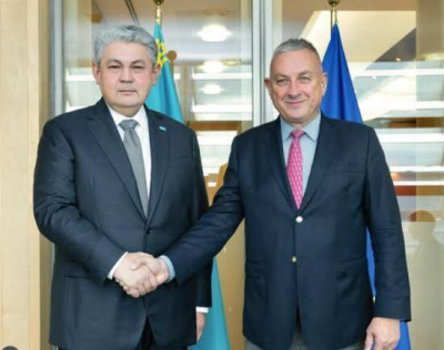 Ермек Кошербаев провел встречу с еврокомиссаром