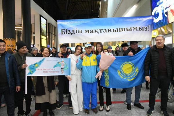 80-летний казахстанец пробежал 42 километра на марафоне в Нью-Йорке