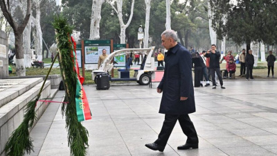 Минниханов возложил цветы к памятнику советским летчикам в Ухане 19/03/2026 &ndash;