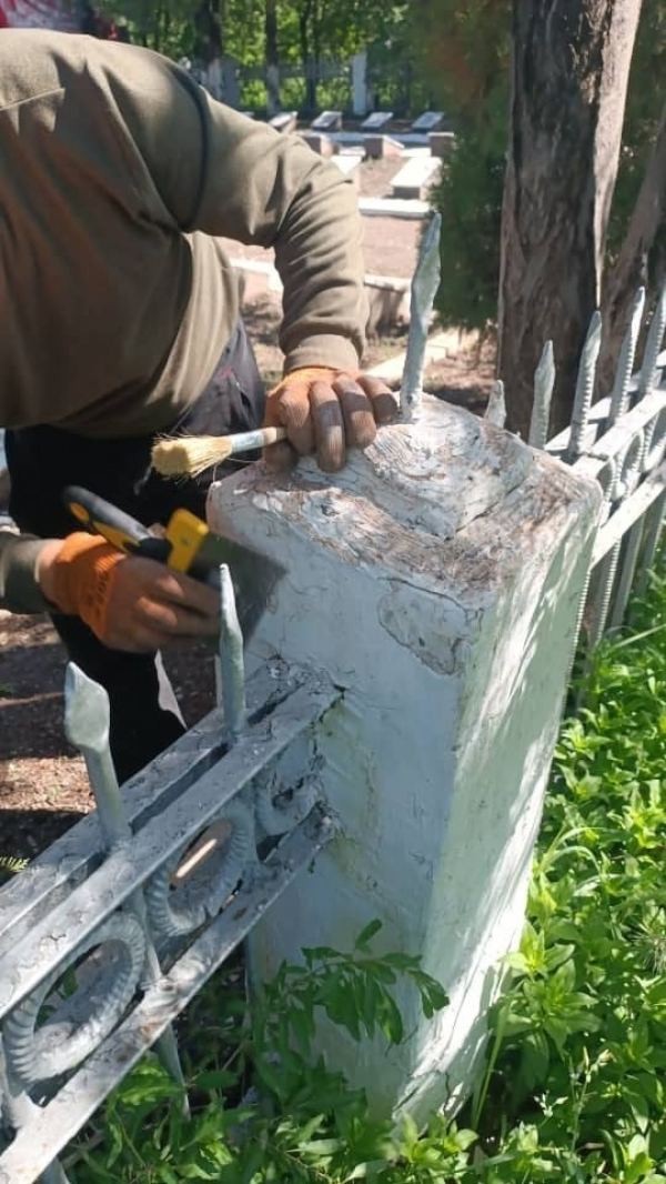 На Братском кладбище в Бишкеке началась реставрация мемориалов