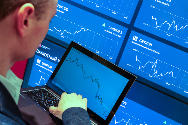 Фьючерсы на&nbsp;Уолл-стрит упали на&nbsp;фоне эскалации между США и&nbsp;Ираном