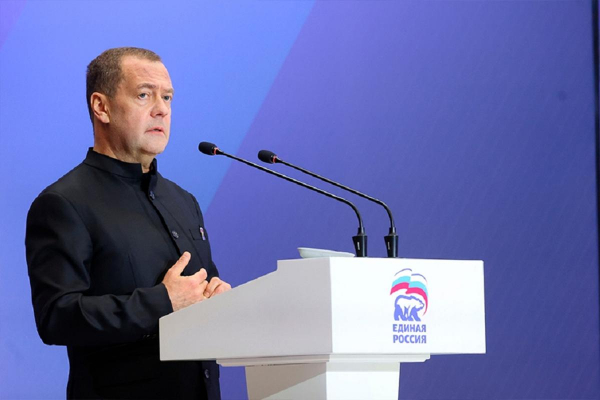 Медведев на съезде &laquo;Единой России&raquo;: Украина потеряла половину населения