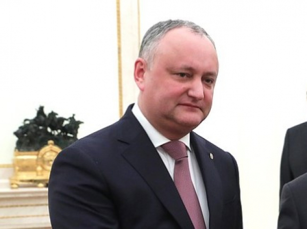 Додон призвал к досрочным выборам после отставки премьера Молдавии