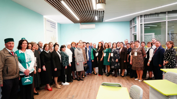 &laquo;Илһам алабыз&raquo;: &laquo;Туган тел&raquo; форумы делегатлары татарча цифрлы дөнья турында фикер алышты