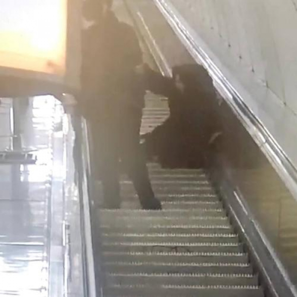Пенсионерка получила 150 тысяч за травму на эскалаторе в метро Петербурга