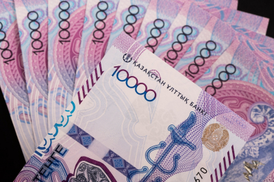 Курс тенге стабилизировался, но впереди ожидается волатильная неделя