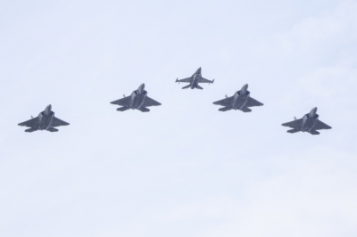 Польша подняла истребители и самолет разведки