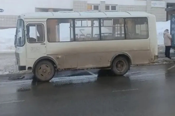 В Саранске автобус наехал на выпавшую из салона 72-летнюю пассажирку