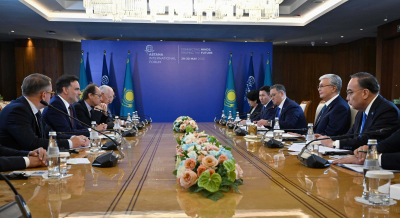 Токаев передал привет Макрону